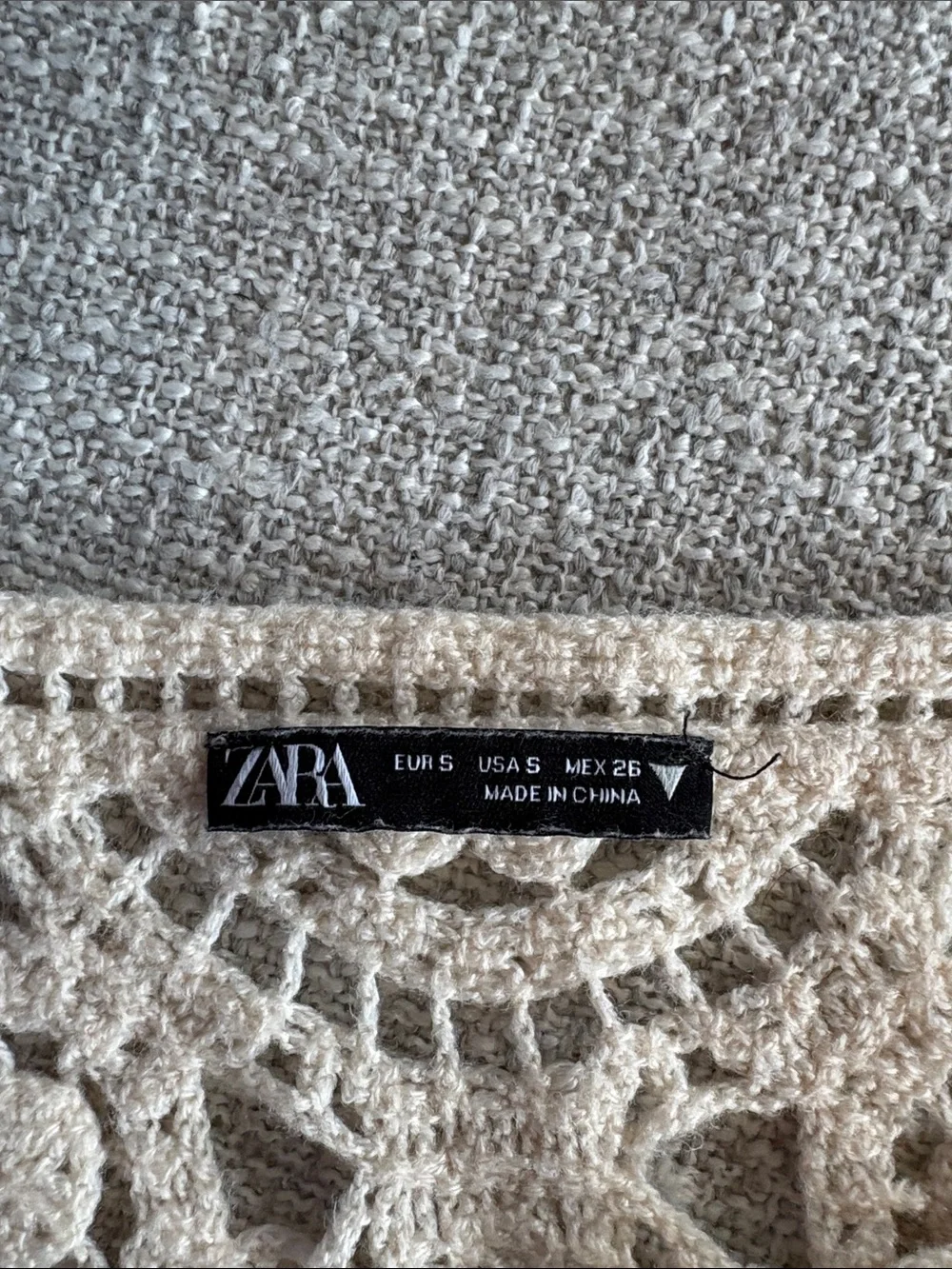 Zara Cream Crochet Circle Lace Long Sleeve Top Black Trim Womens Small